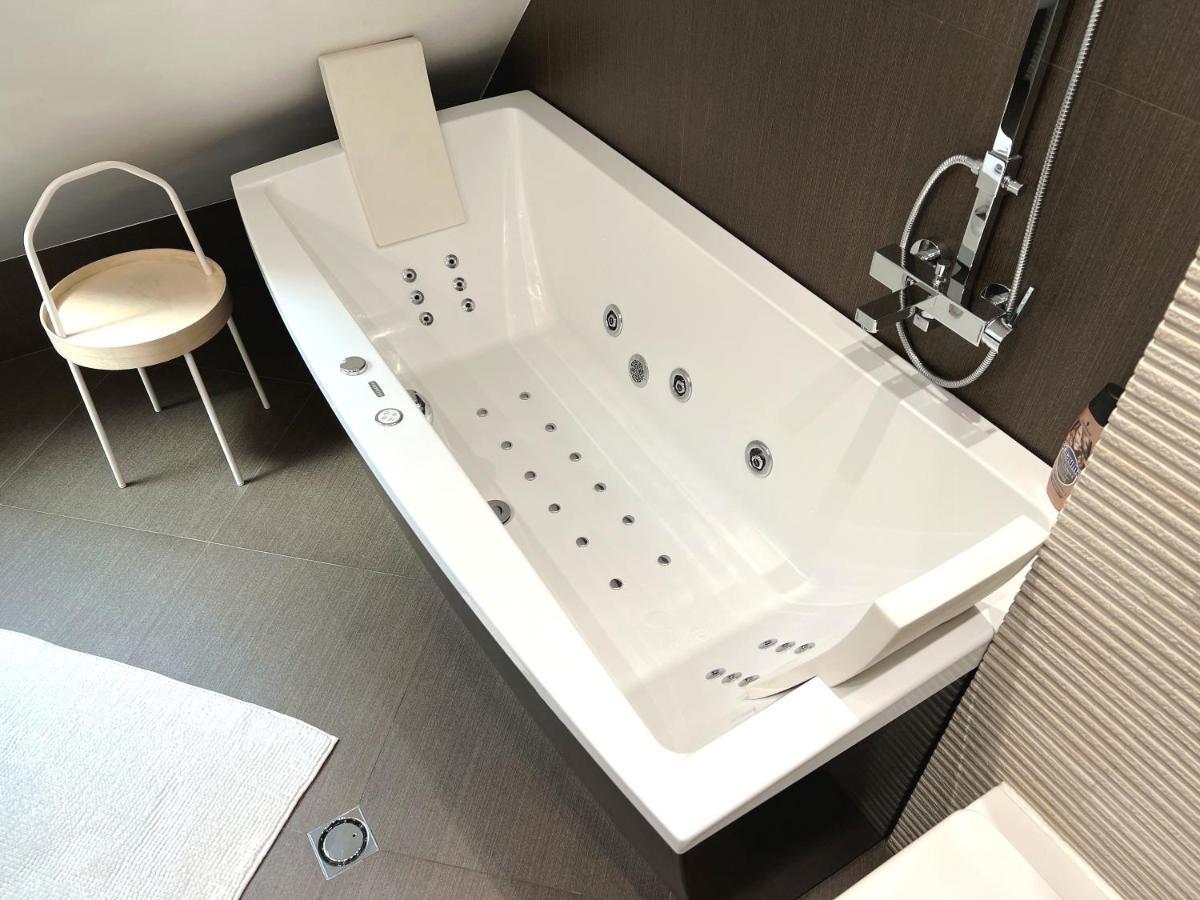 Unique Luxurious Jacuzzi Penthouse Duplex In City Center! 2 Baths! Free Parking! Sofia Exterior foto
